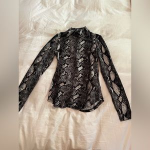 French connection, long sleeve knit snake print mock neck.
